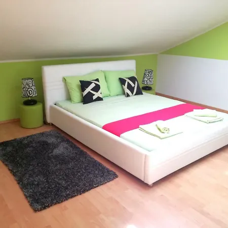 Suzi * تْسْغيكفانِتْسا