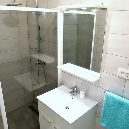 Suzi アパート ツリクヴェニツァ